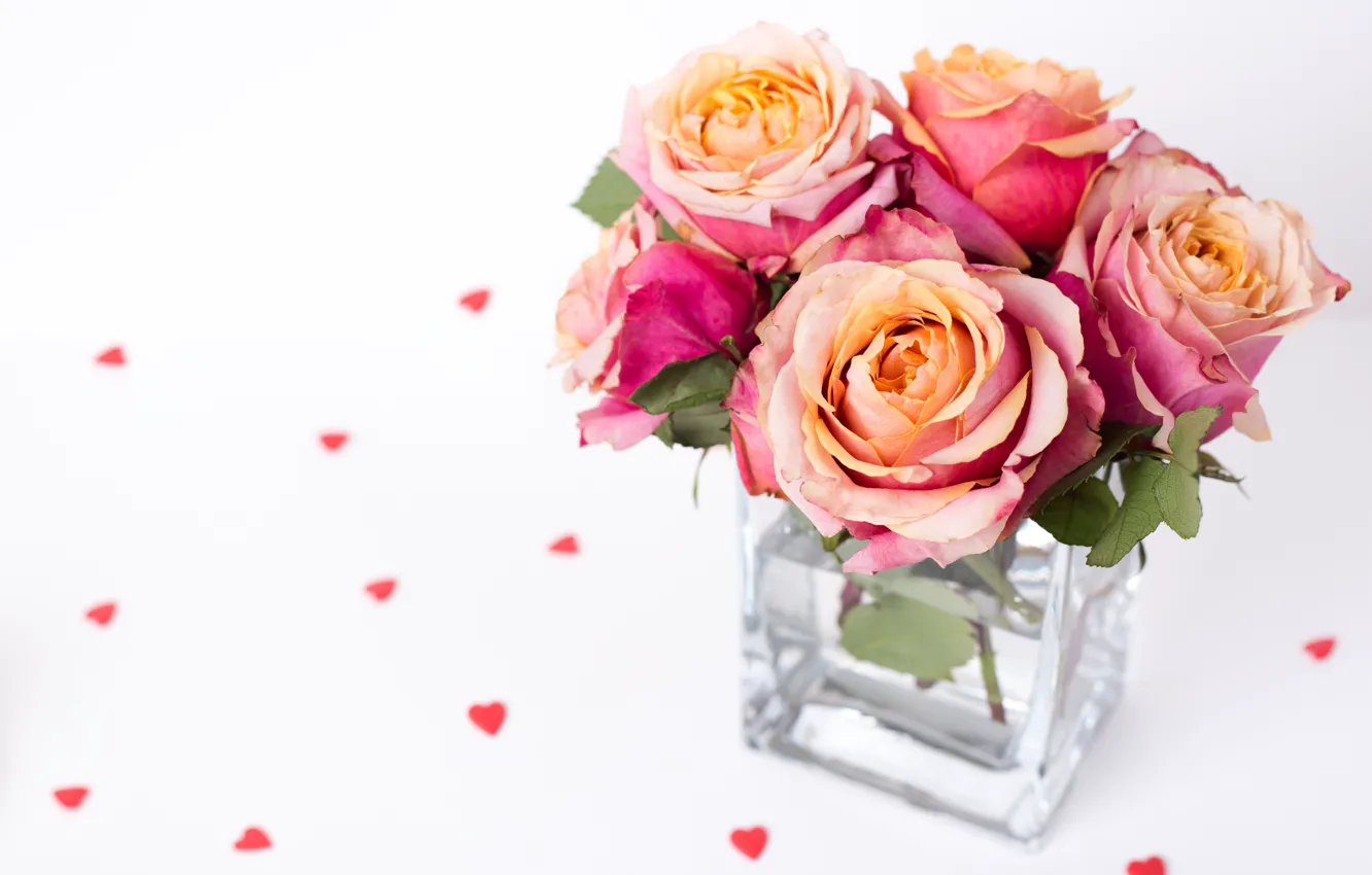 Фото обои розы, сердечки, ваза