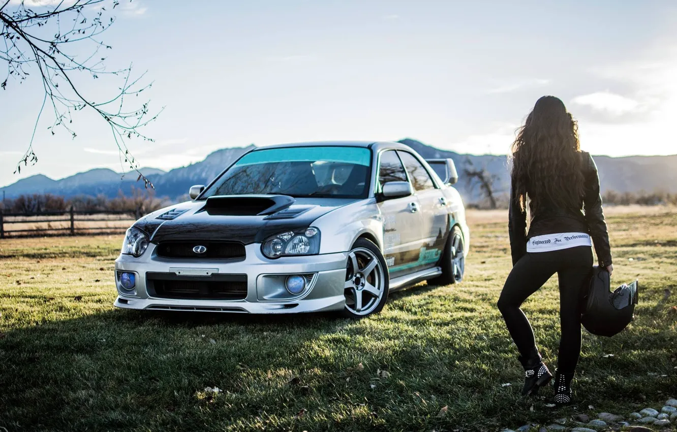 Фото обои авто, трава, девушка, Девушки, Subaru, шлем