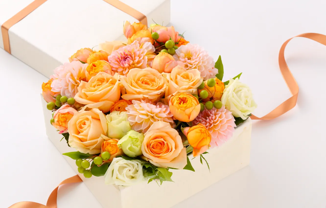 Фото обои коробка, подарок, нежный, Розы, Roses, gift, Георгины, Bouquets