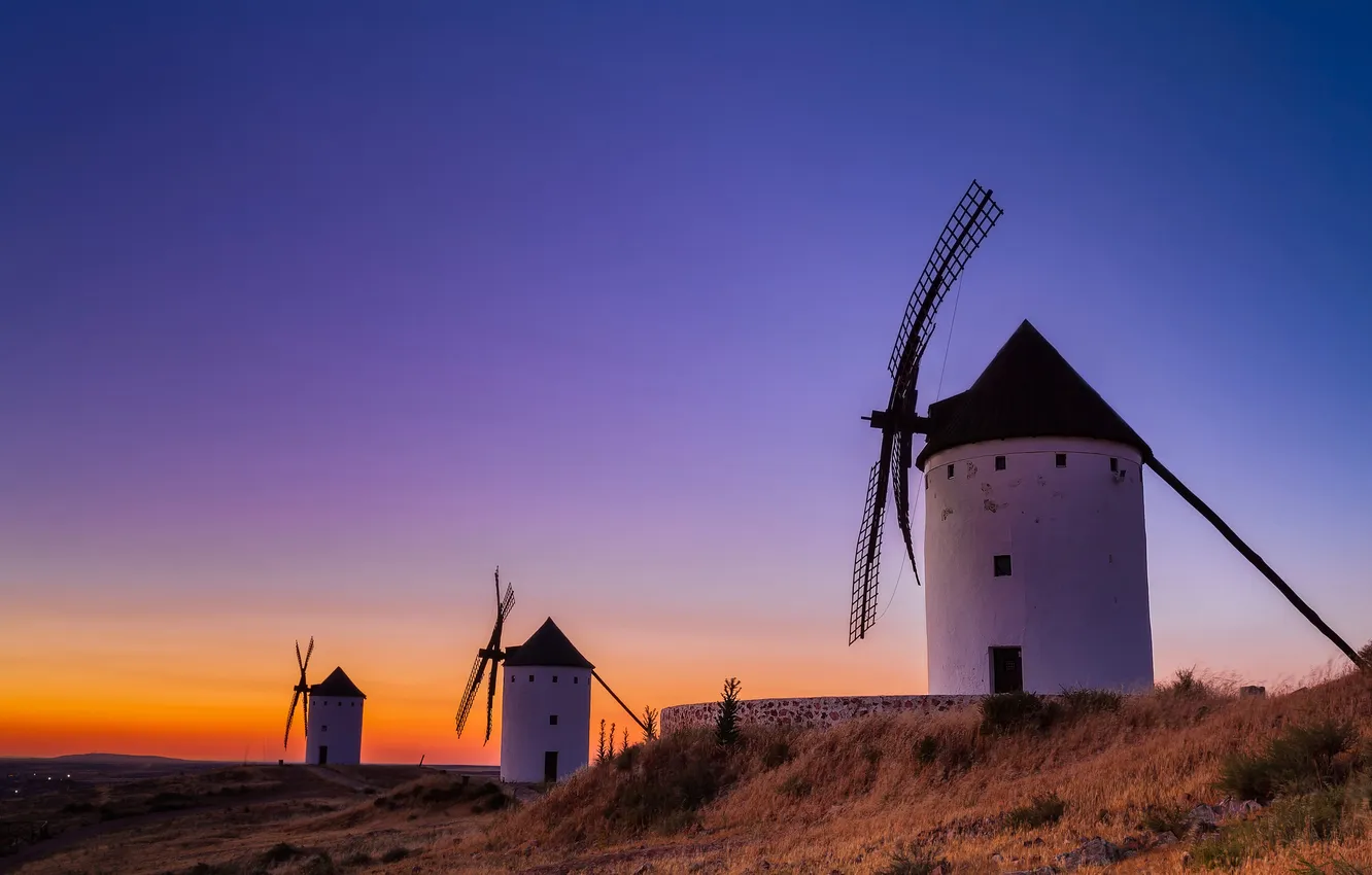 Фото обои небо, зарево, Испания, ветряная мельница