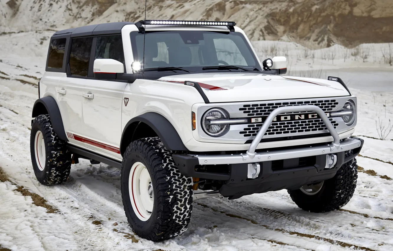 Фото обои First Edition, Ford Bronco, Pope Francis Center, Pope Francis Center First Edition