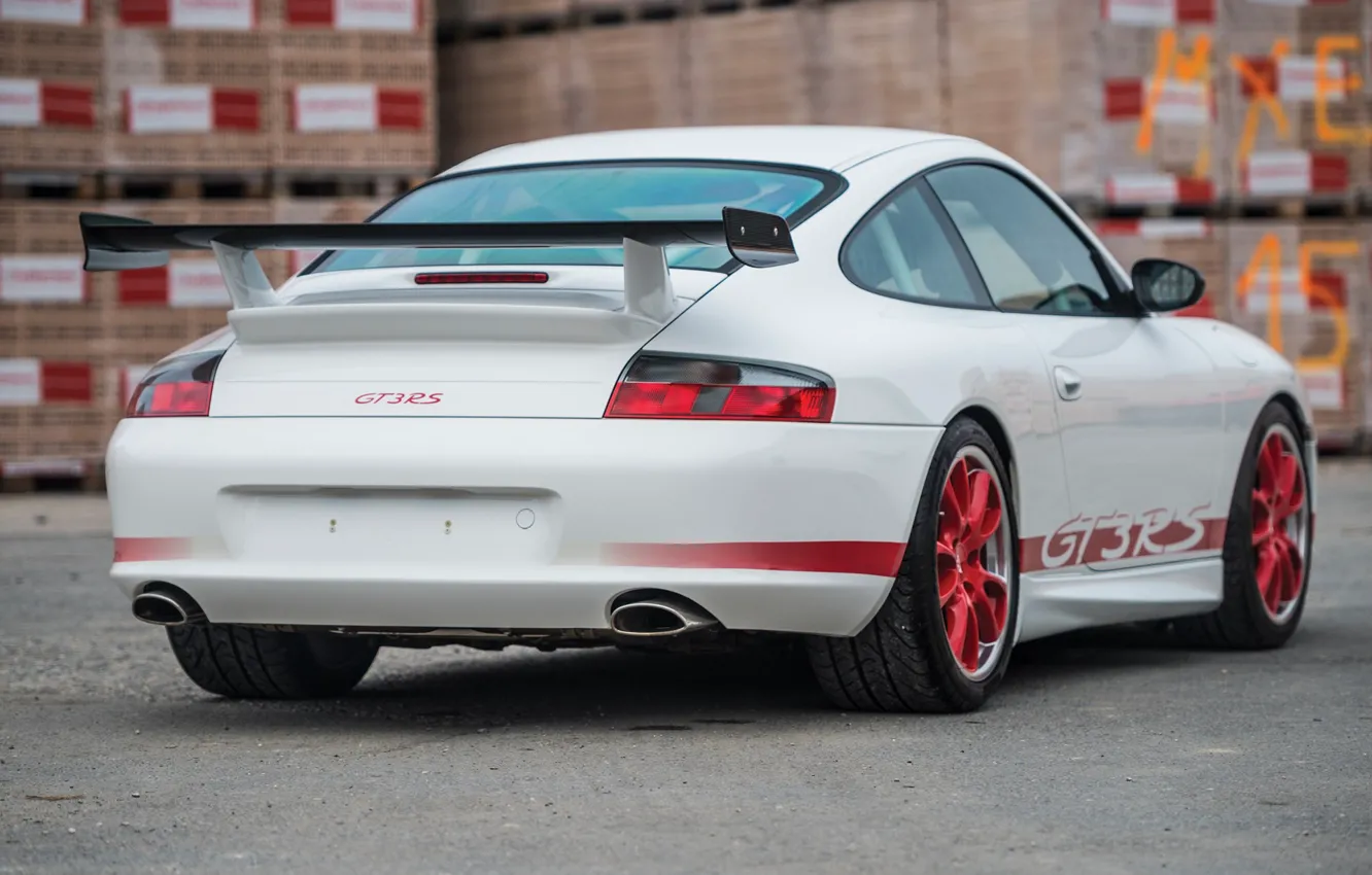 Фото обои Белый, Карбон, Задок, Спойлер, Porsche 996 GT3 RS, Красные полосы