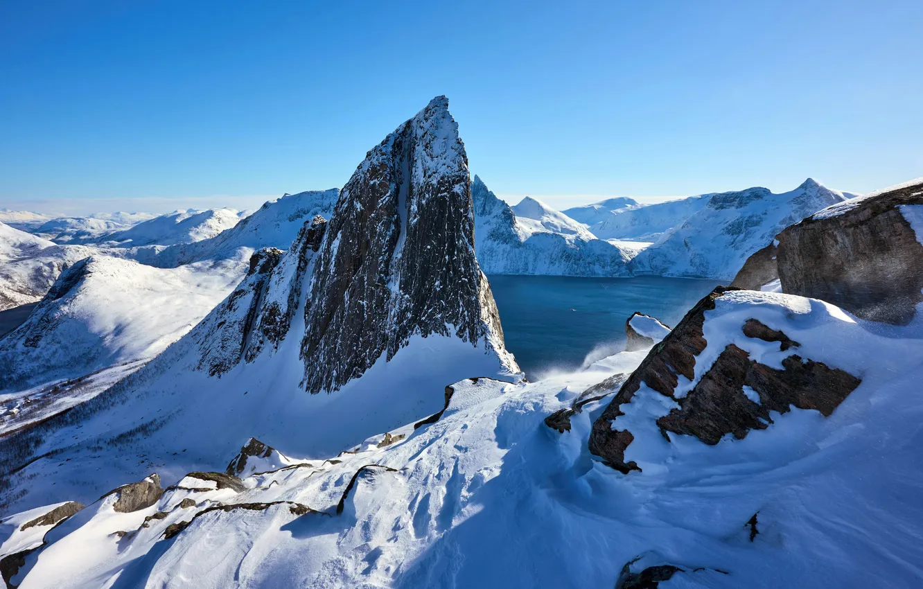 Фото обои Норвегия, пик, Norway, Снежные горы, Peak, Snow Mountains, Fjordgard, Lake Segla