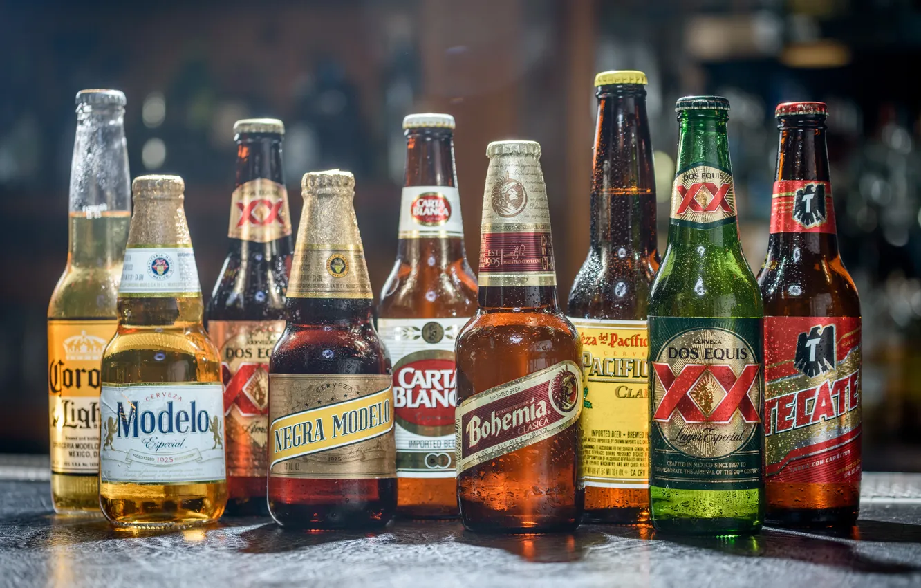 Фото обои brown, beer, brand, bottles, alcohol, bohemia, condensation, cerveza