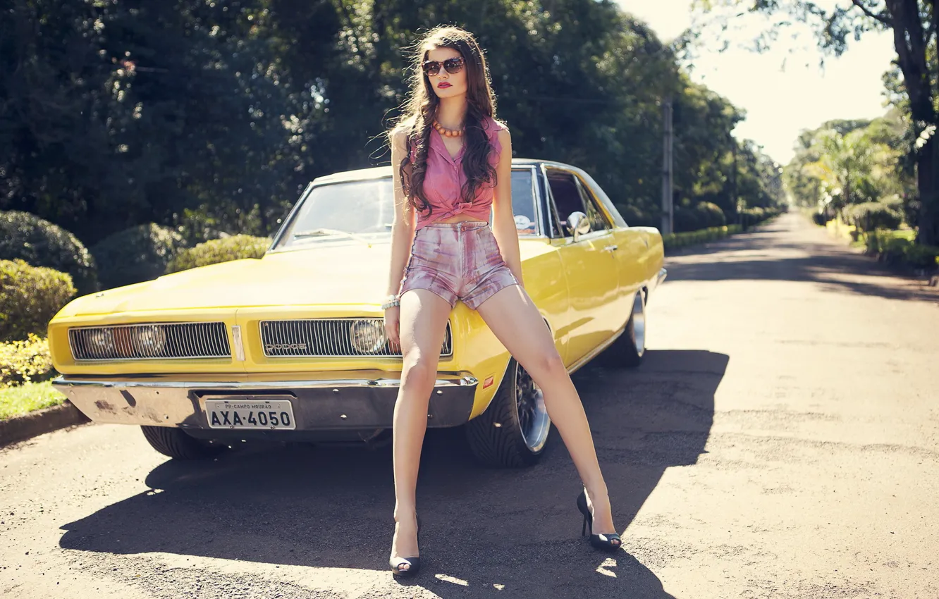 Фото обои дорога, машина, девушка