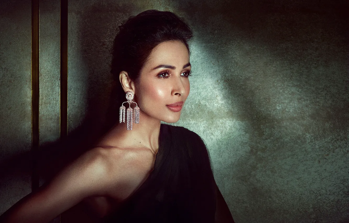 Фото обои bollywood, make up, jewelery, ear ring, Malaika arora
