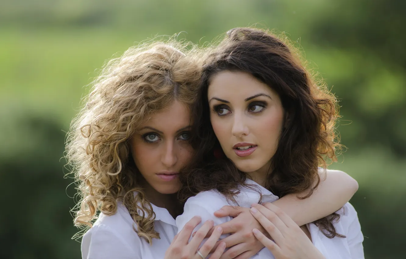 Фото обои Models, Elisa D' Appollonio, Chiara Urbini