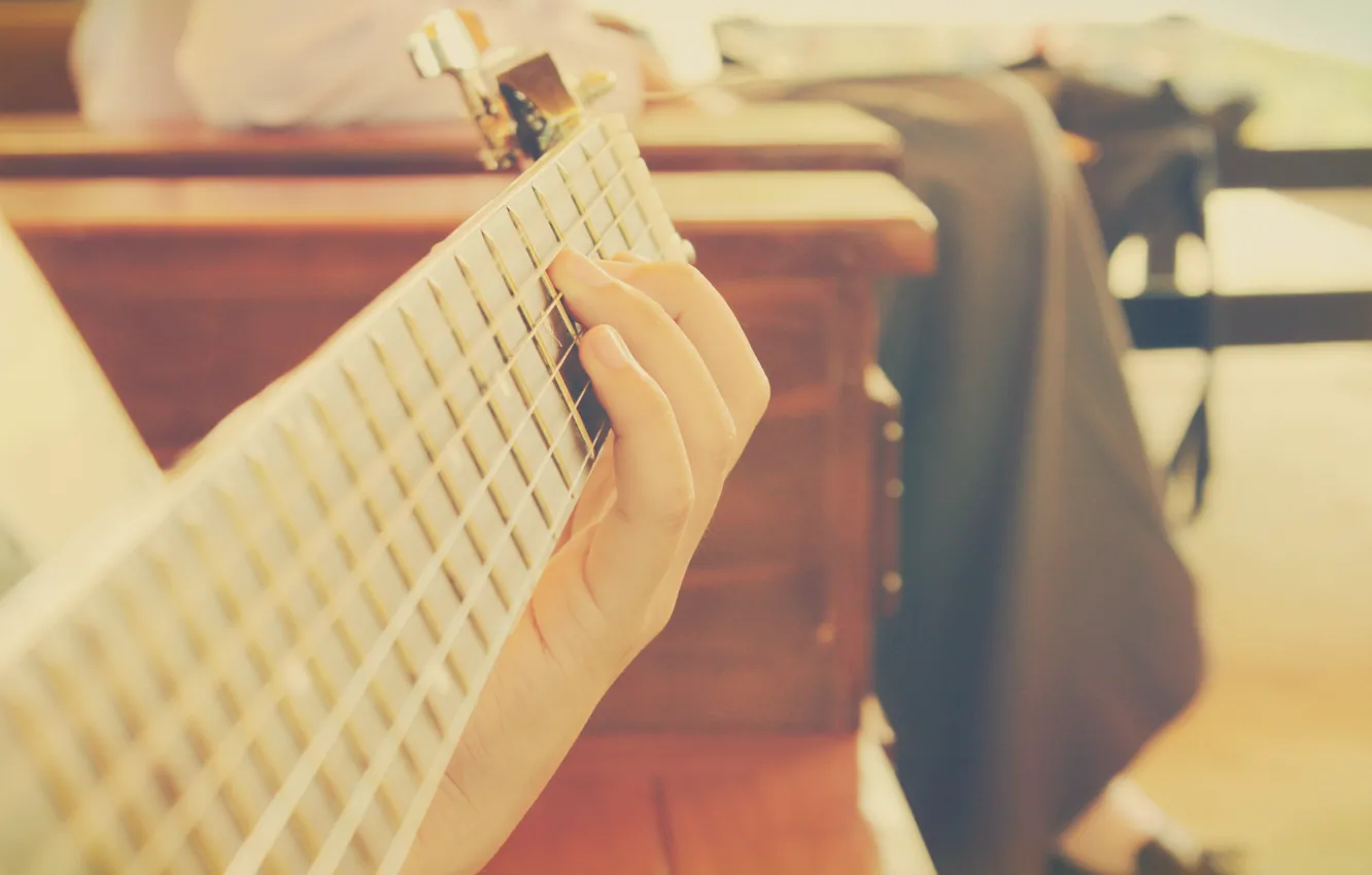 Фото обои music, guitar, nature, macro, hand, sing