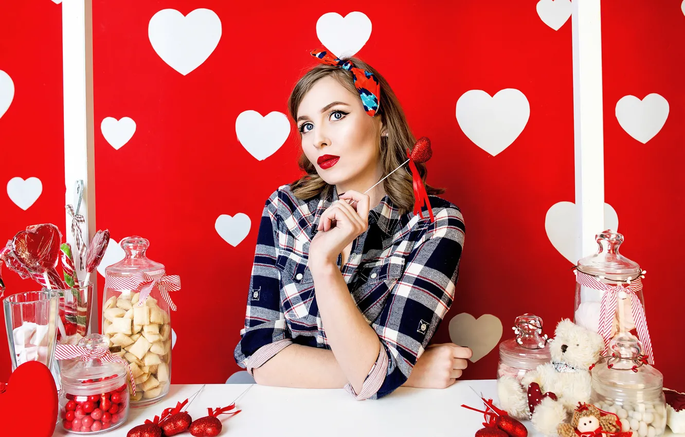 Фото обои взгляд, девушка, сердце, конфеты, День святого Валентина