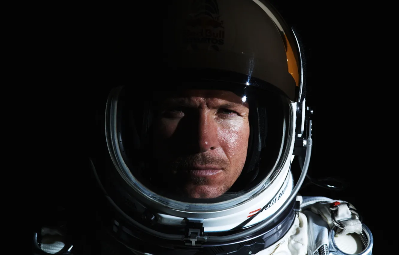 Фото обои космос, спортсмен, полёт, red bull, Felix Baumgartner, red bull stratos