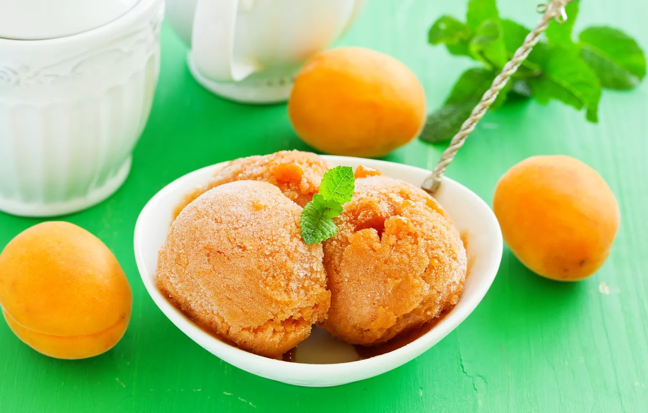 Фото обои шарики, мороженое, мята, абрикосы