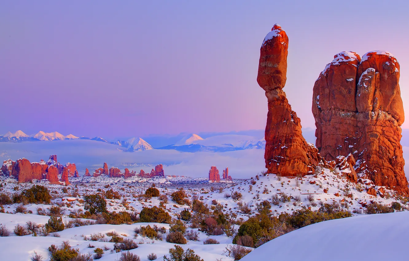 Фото обои зима, небо, снег, камни, скалы, сша, Arches National Park, uta
