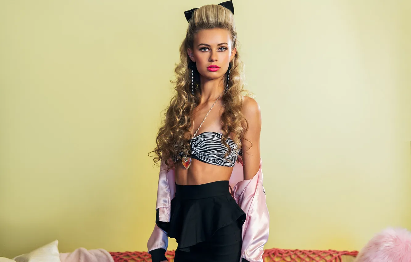 Фото обои girl, young, beautiful, model, hairstyle, Elizabeth Jamrozy