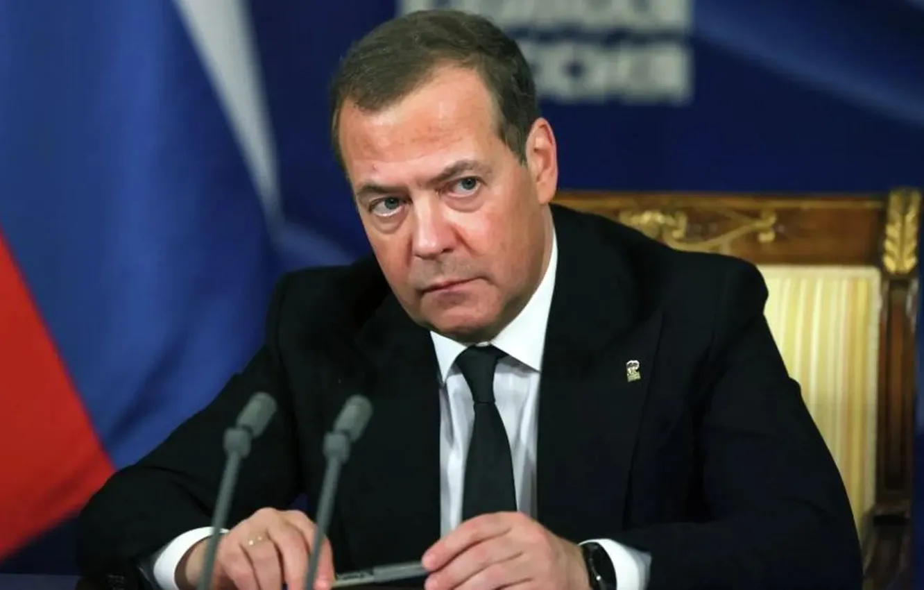 Фото обои man, politician, Dmitry, Medvedev, Anatolyevich