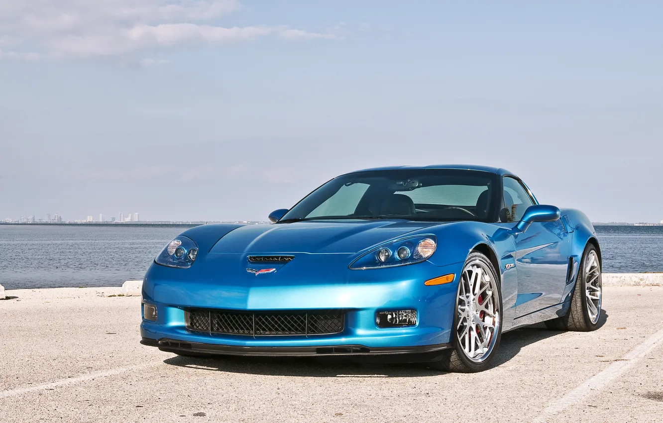 Фото обои море, небо, голубой, Z06, Corvette, Chevrolet, шевроле, blue