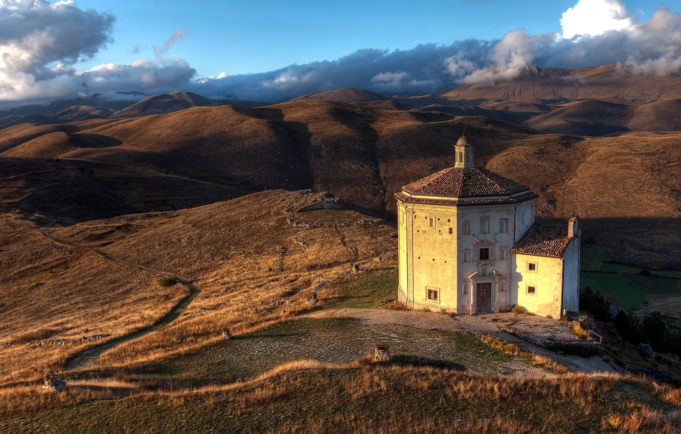 Фото обои холмы, Италия, церковь, Абруццо