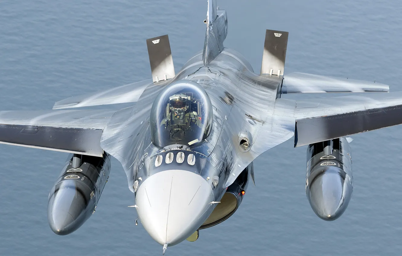Фото обои истребитель, пилот, полёт, F-16, Fighting Falcon, многоцелевой, «Файтинг Фалкон»