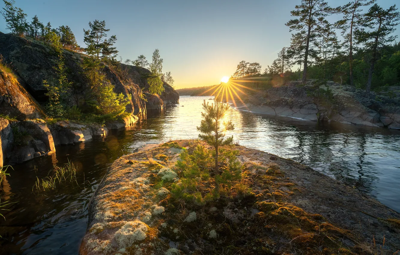 Фото обои солнце, лучи, пейзаж, природа, камни, скалы, Ладожское озеро, Карелия