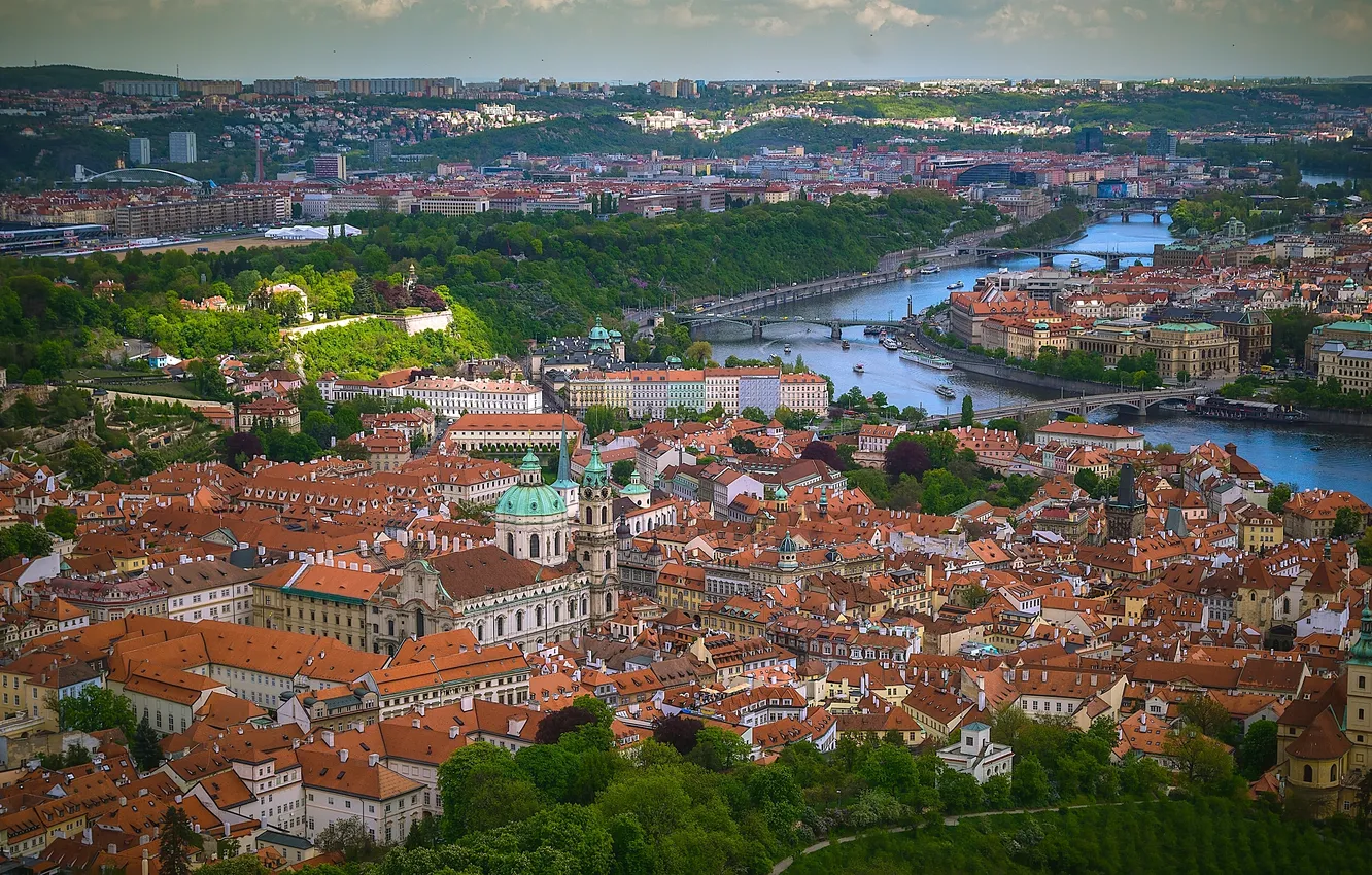 Фото обои река, здания, крыши, Прага, Чехия, панорама, мосты, Prague