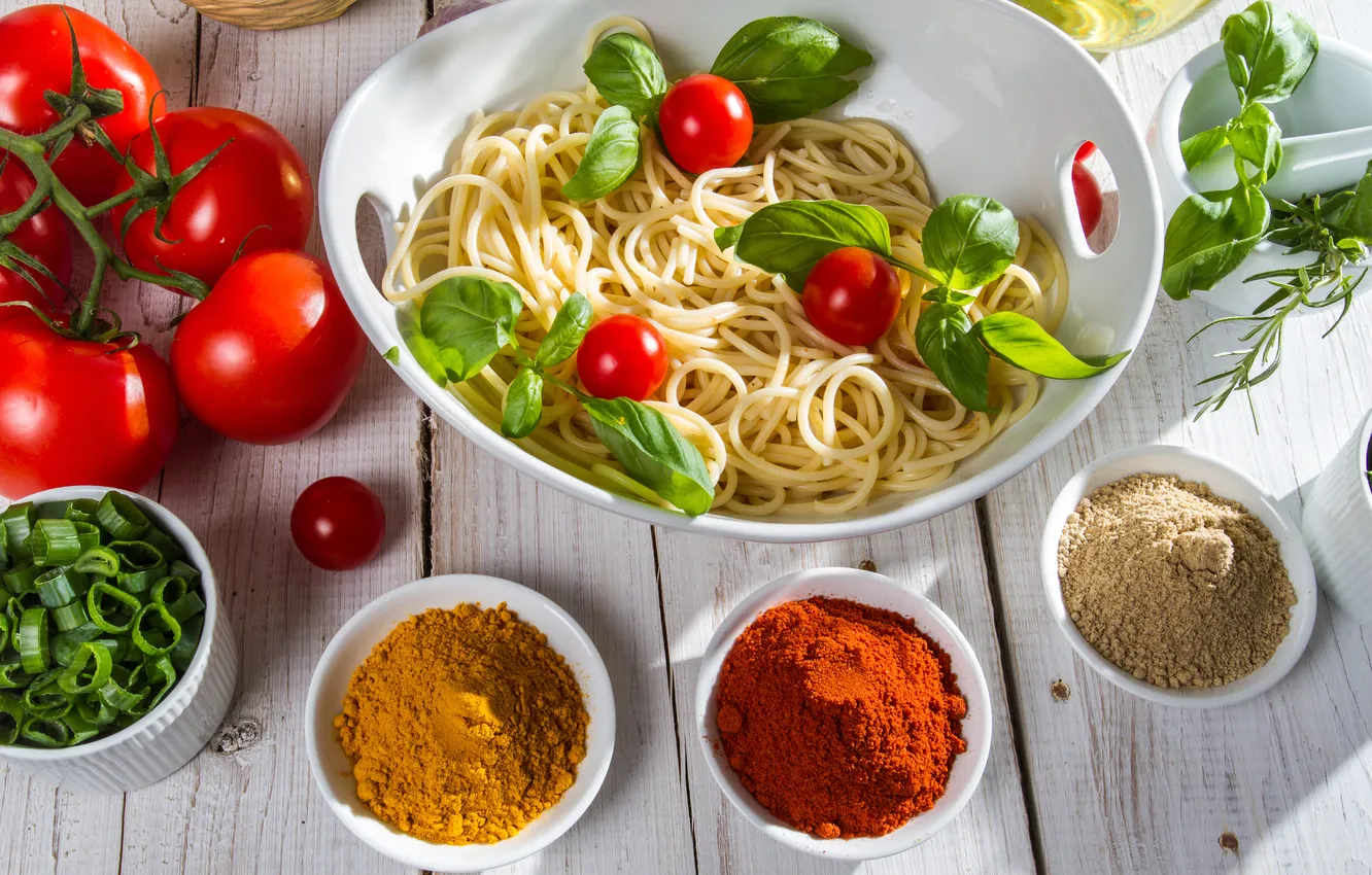 Фото обои зелень, масло, помидоры, спагетти, приправа