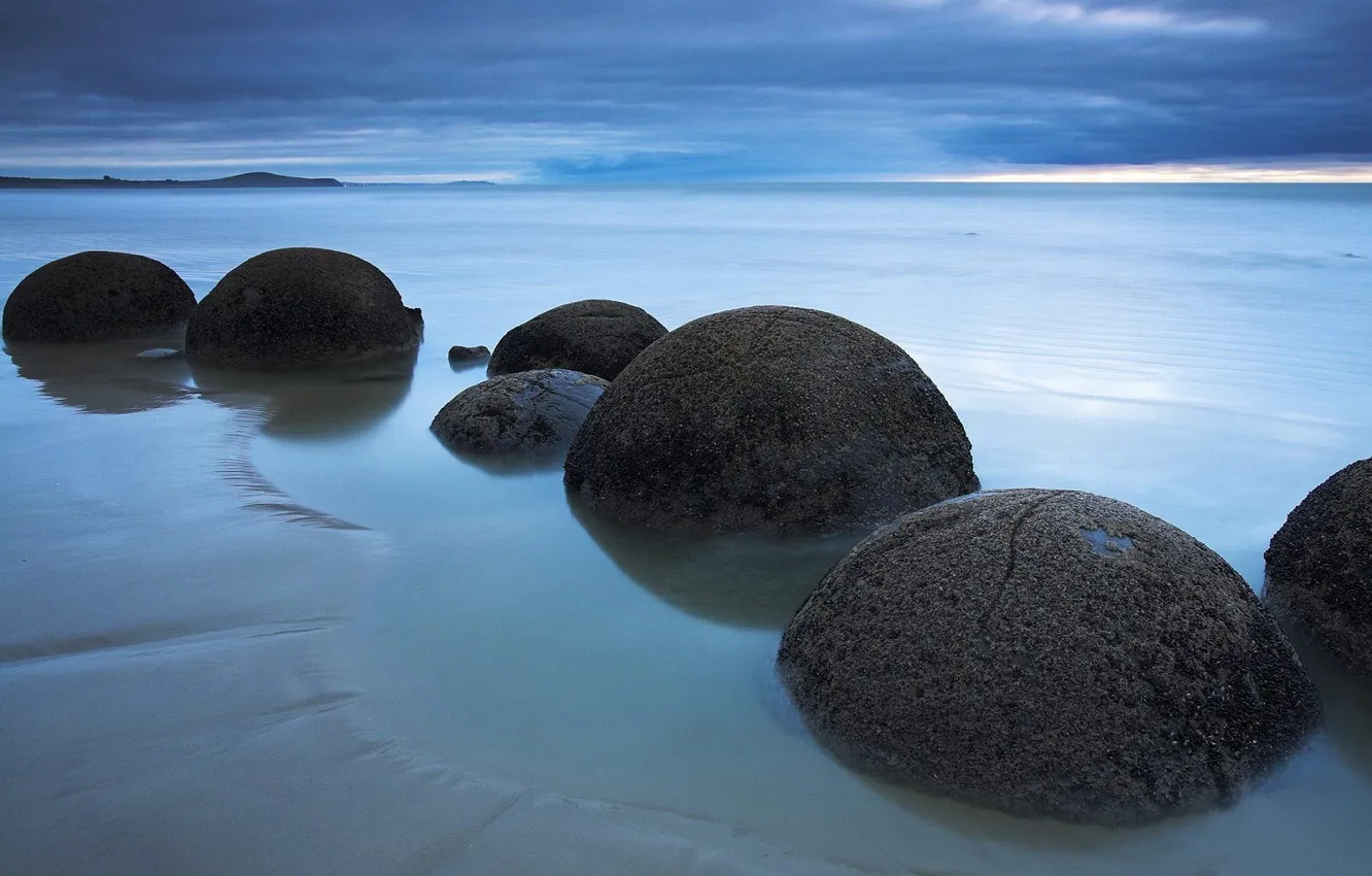Фото обои облака, шары, берег, Камни