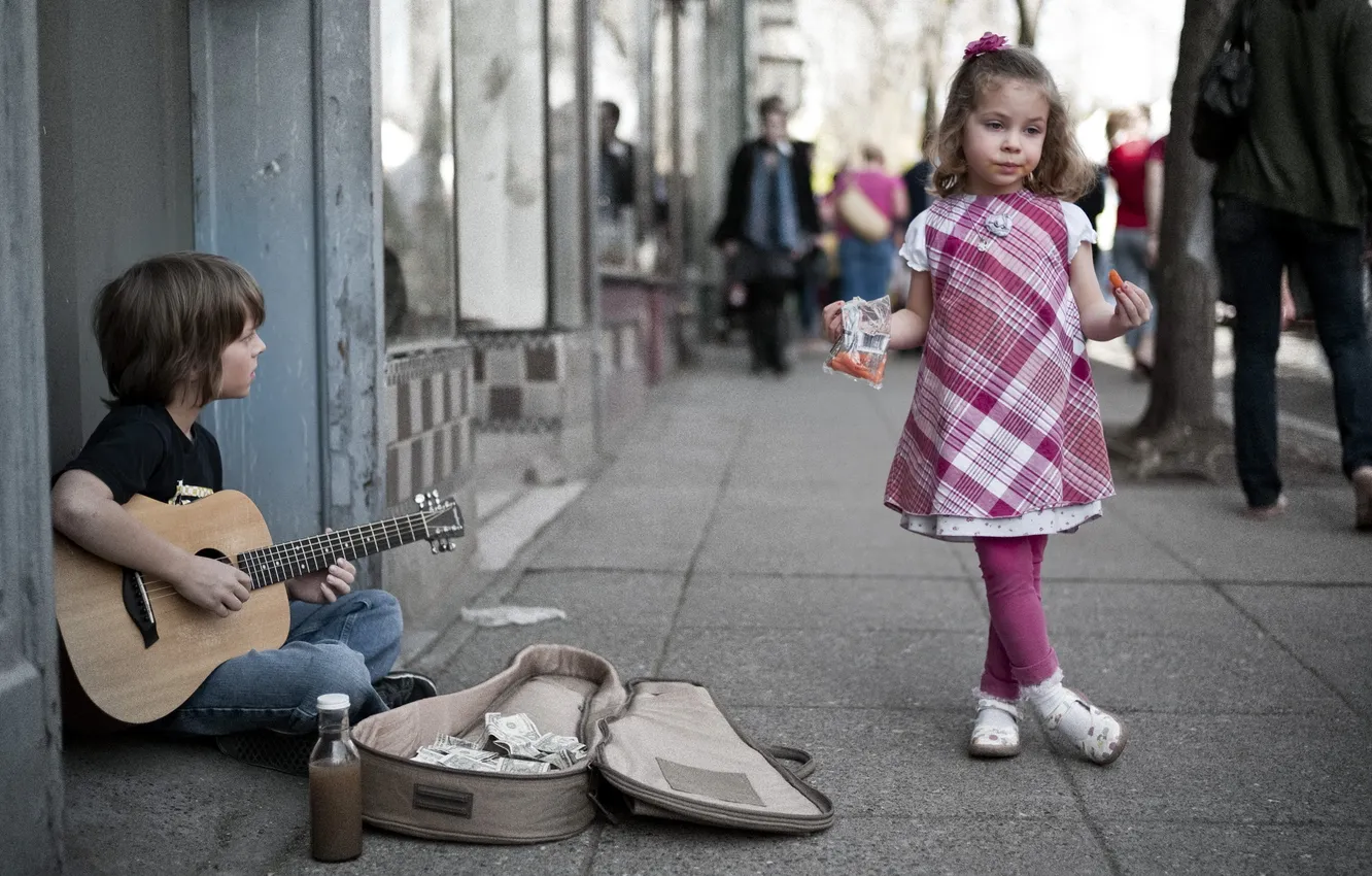 Фото обои улица, гитара, ситуация, мальчик, девочка, музыкант