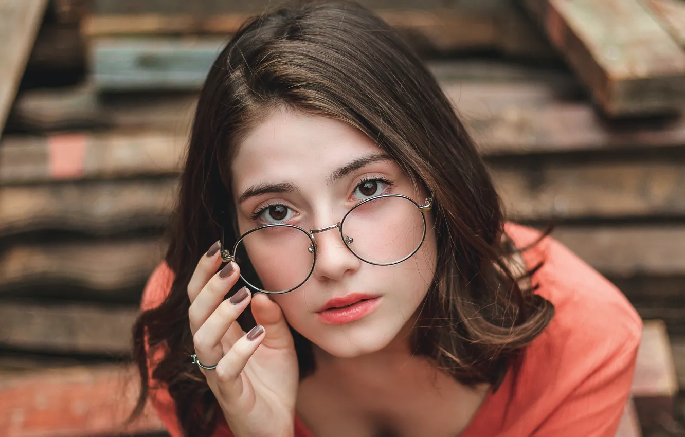 Фото обои крупный план, портрет, очки, close-up, brown eyes, красивая девушка, карие глаза, очарование
