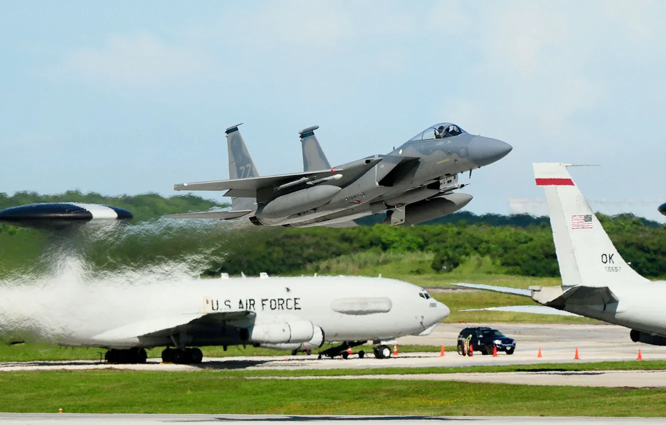 Фото обои Boeing, аэродром, F-15 Eagle, взлёт, ВВС США, Douglas, McDonnell, E-3