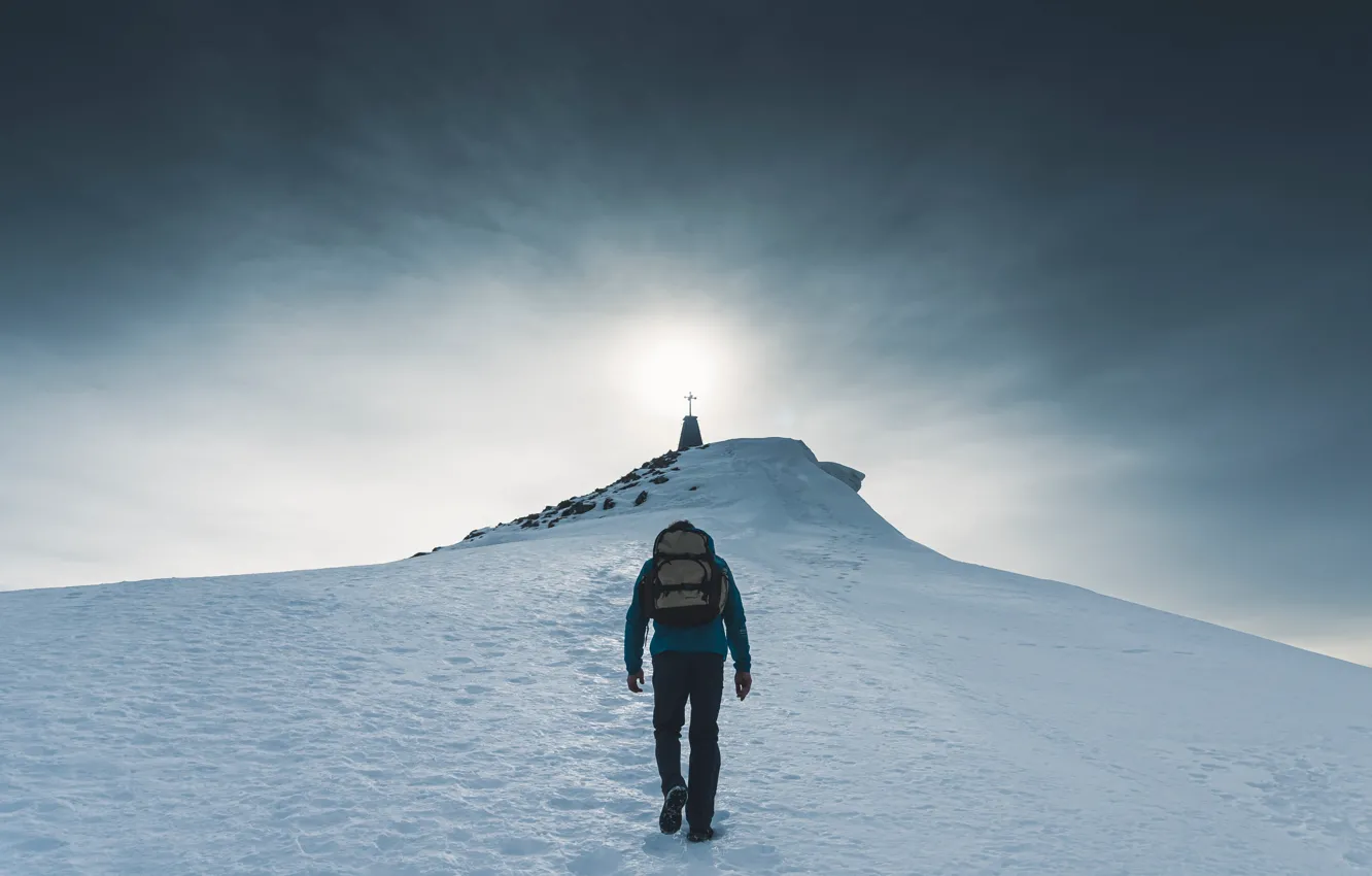Фото обои Clouds, Mountain, Snow, Sport, Man, Sunlight, Waether Station, Salmen Bejaoui