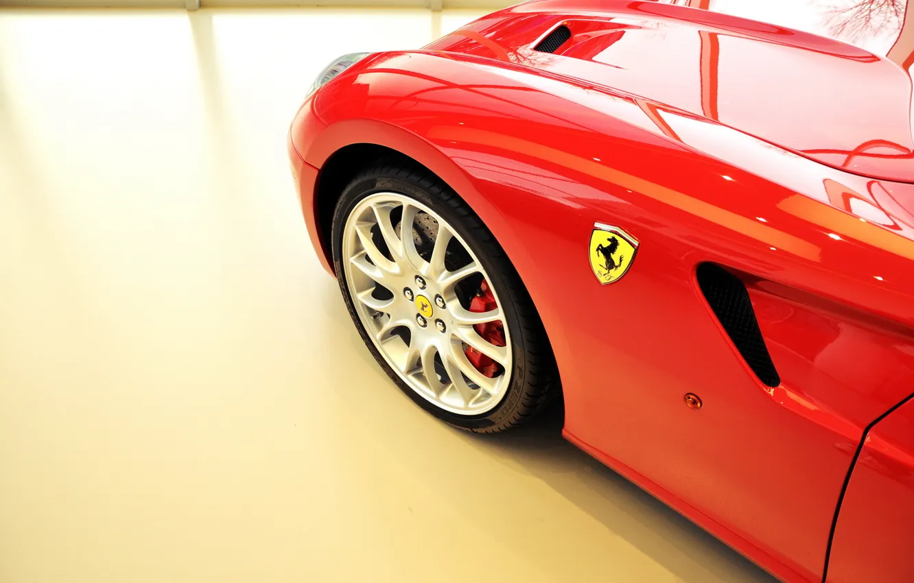 Фото обои Ferrari, red, logo, wheels