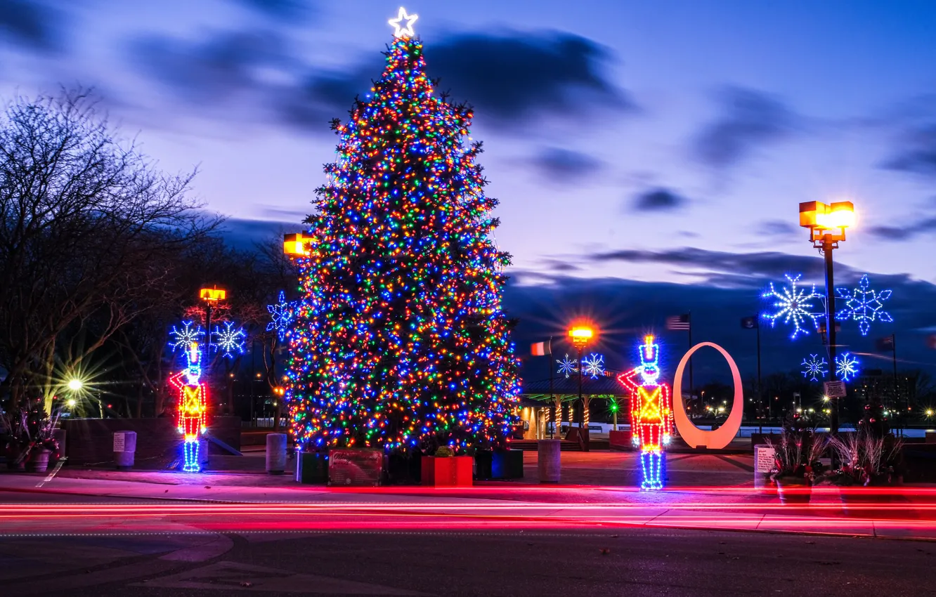 Фото обои Рождество, фонари, Новый год, ёлка, декорация, Michigan, Бей-Сити, Bay City