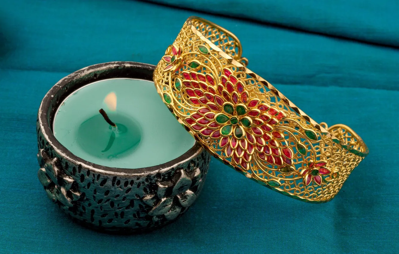 Фото обои фон, свеча, браслет, украшение