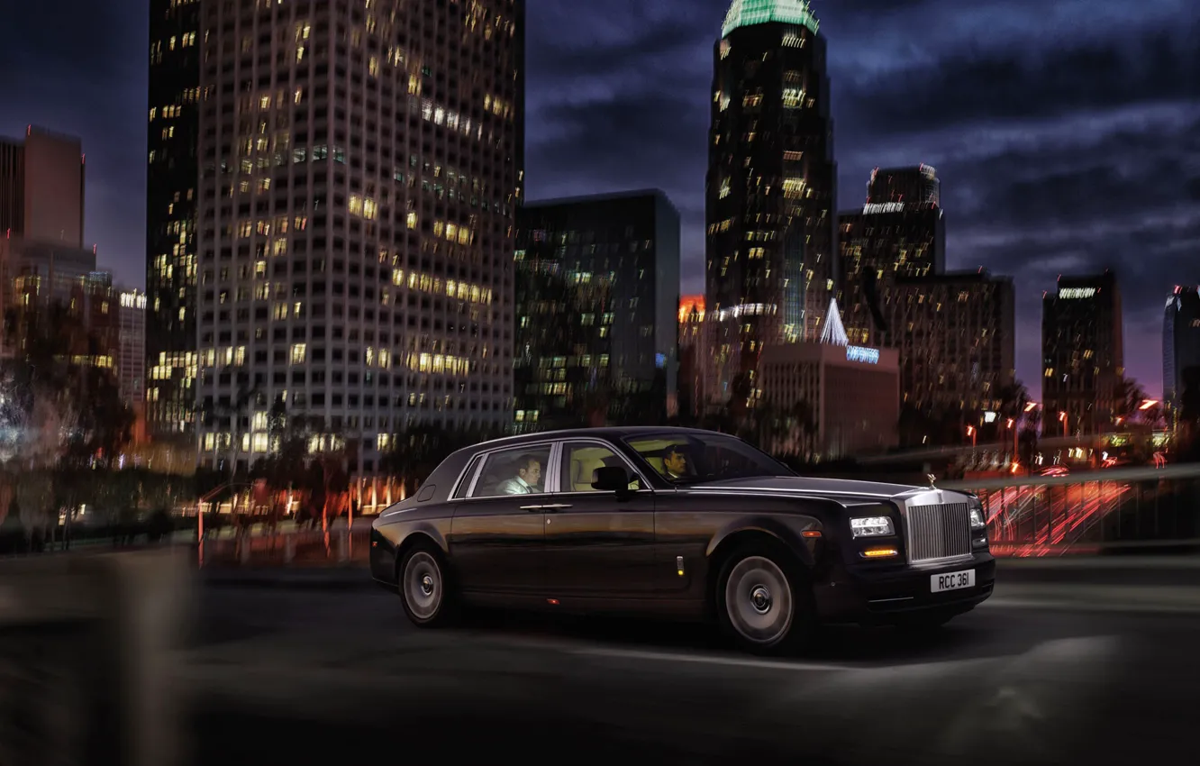 Фото обои ночь, город, Rolls-Royce, лимузин