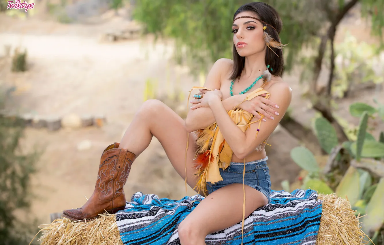 Фото обои girl, shorts, woman, model, beauty, lady, brunette, denim