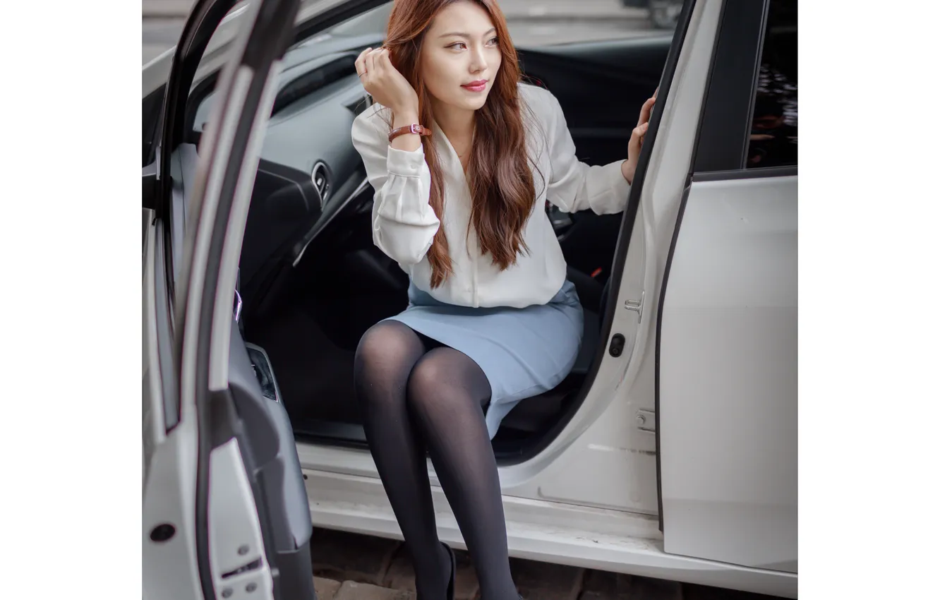 Фото обои car, pantyhose, driver, womna