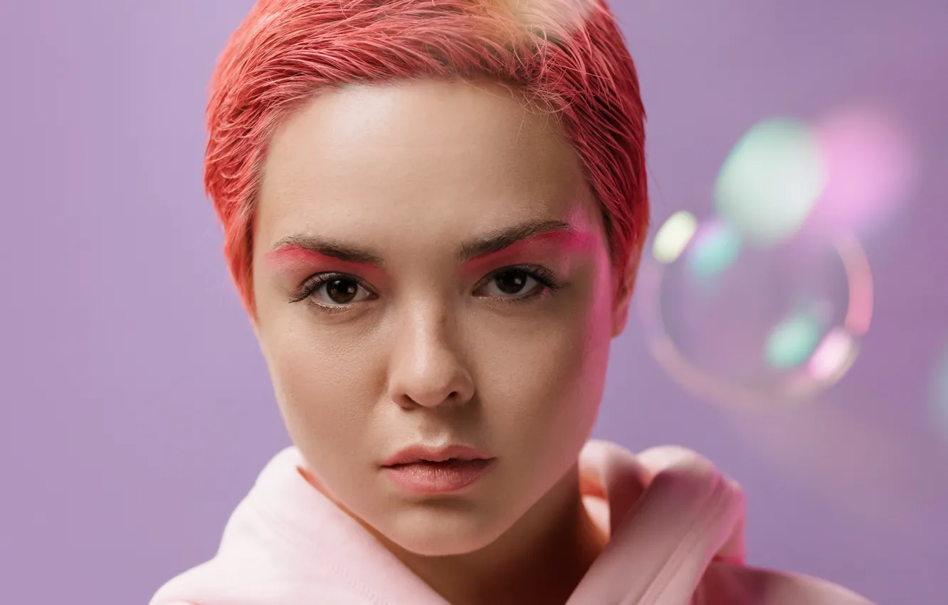 Фото обои взгляд, pink hair, brown eyes, карие глаза, look, розовые волосы, портрет девушки, короткая прическа