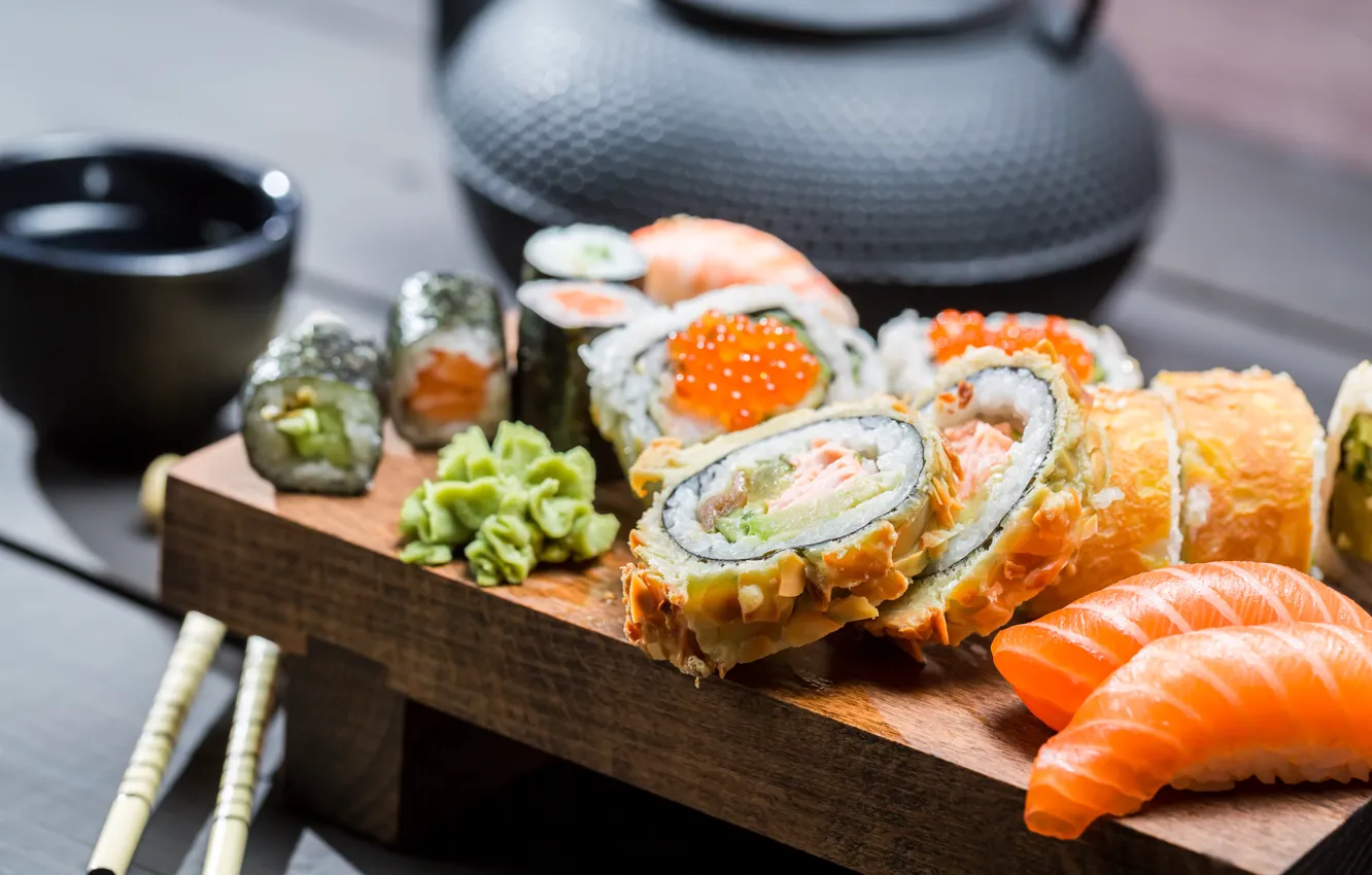 Фото обои палочки, чайник, rolls, sushi, суши, роллы, японская кухня, соевый соус