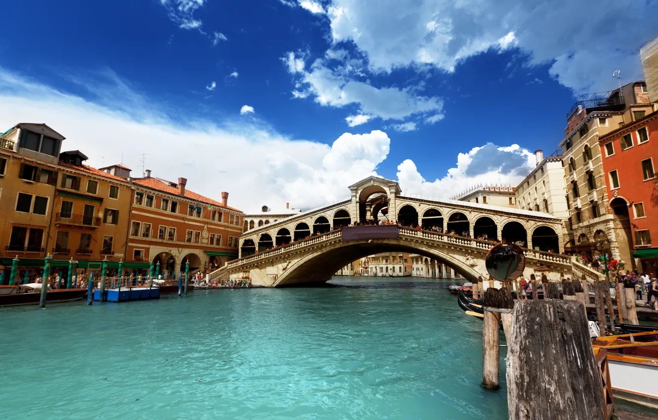 Фото обои небо, вода, облака, люди, дома, Италия, Венеция, архитектура