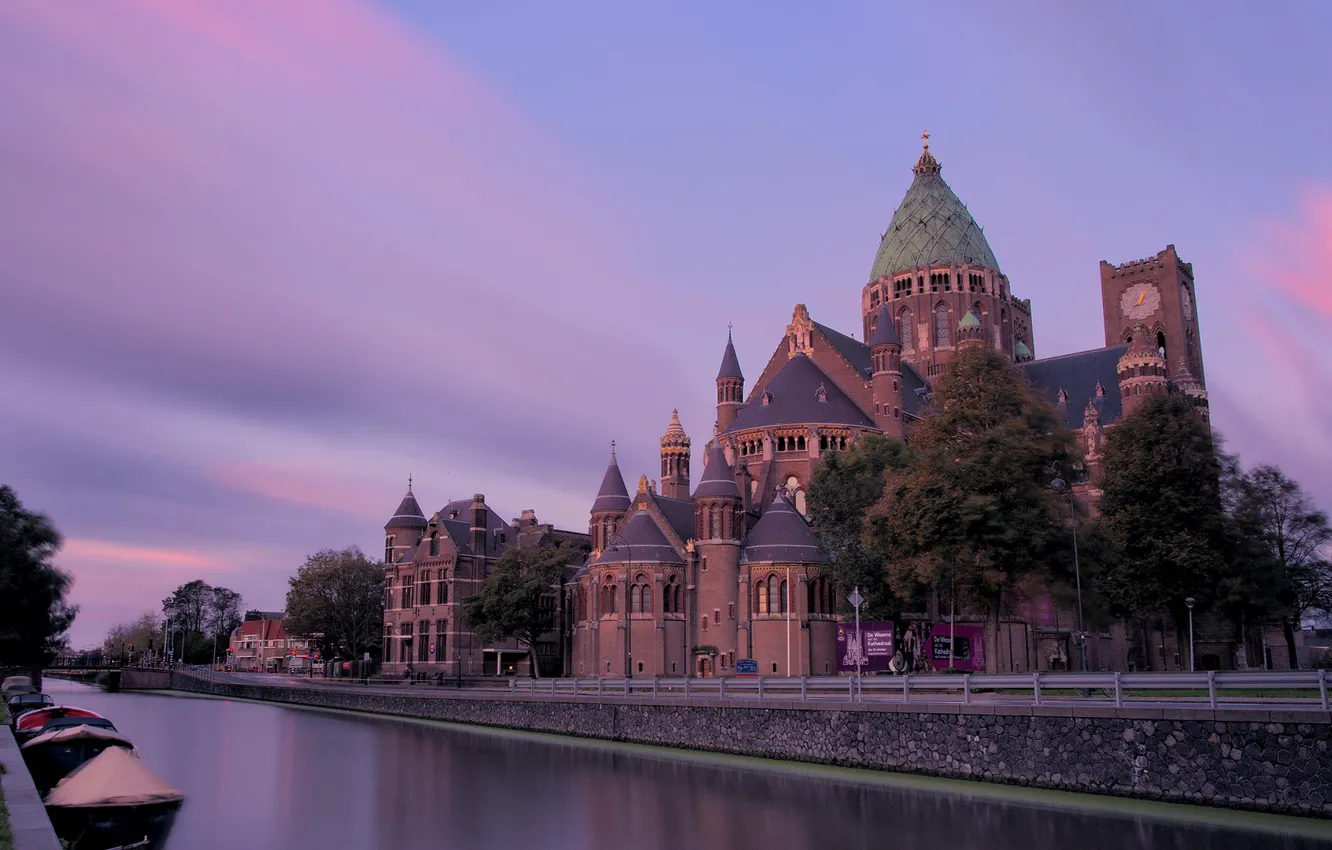 Фото обои лодки, церковь, канал, Нидерланды, архитектура, Netherlands, Haarlem, Харлем