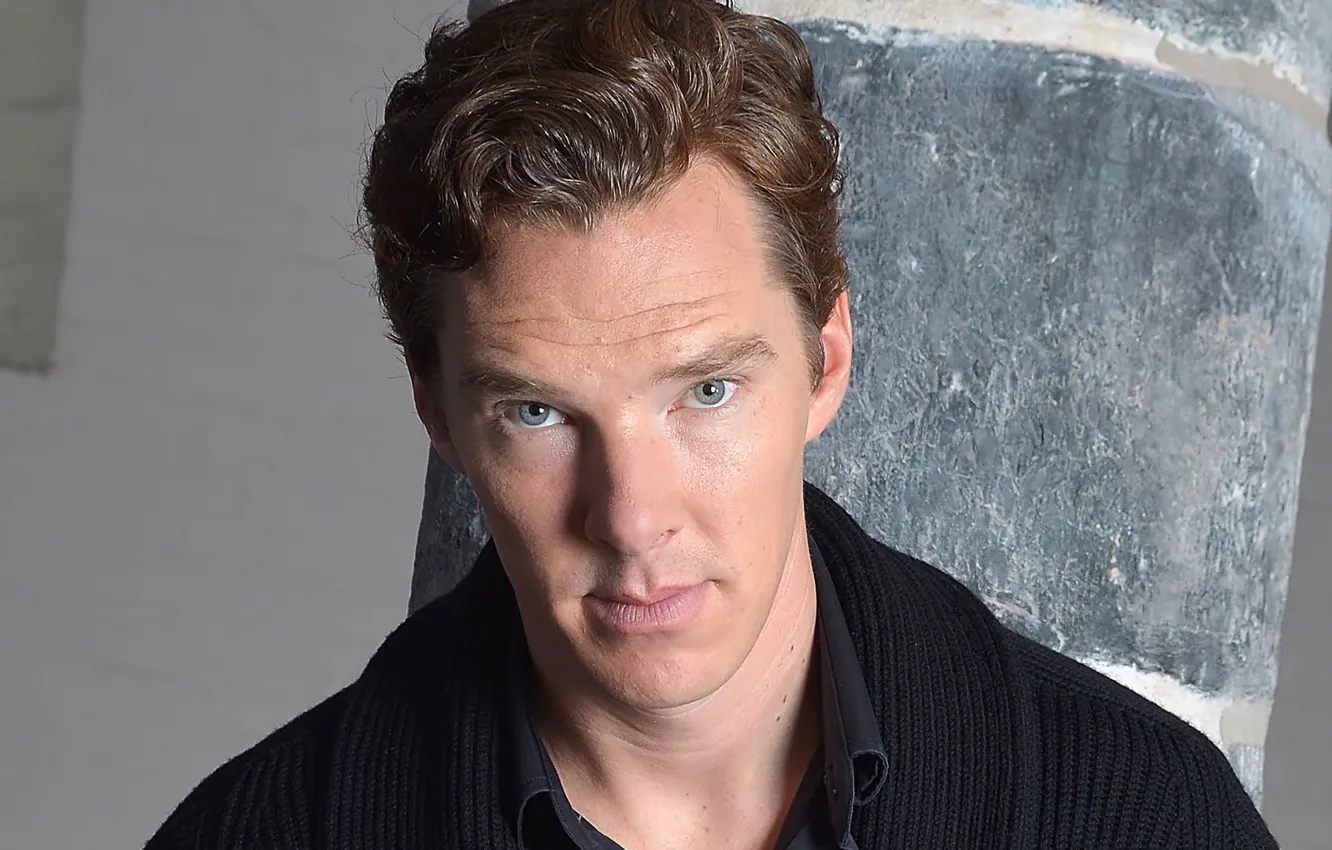 Фото обои взгляд, фон, портрет, рубашка, свитер, Бенедикт Камбербэтч, Benedict Cumberbatch, британский актер