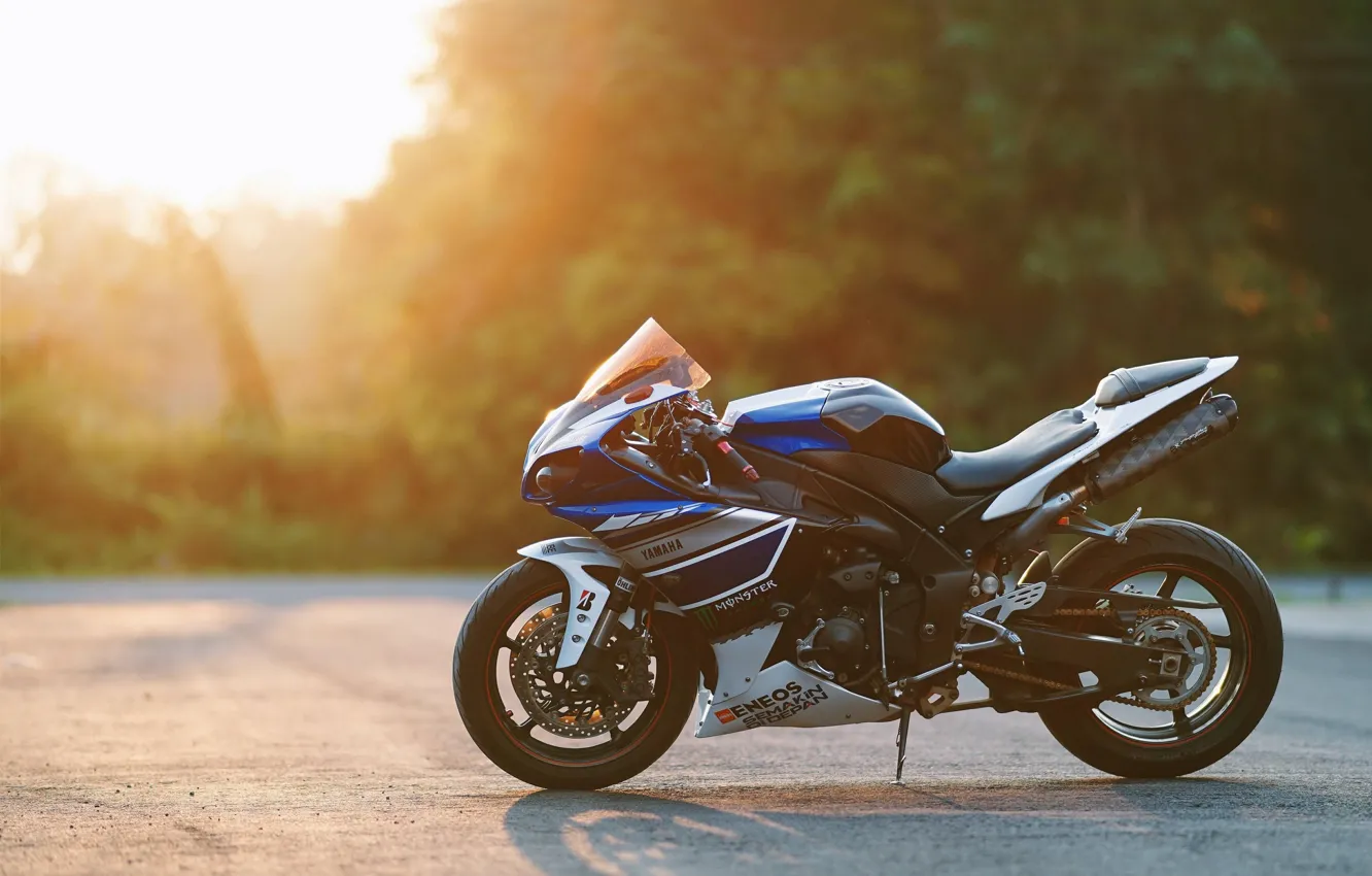 Yamaha r1 на закате