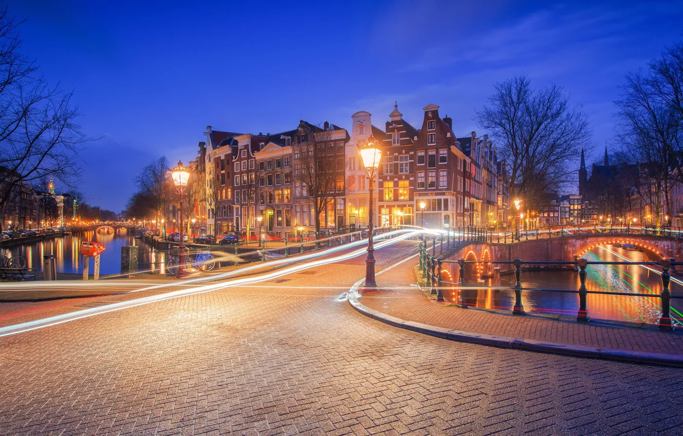 Фото обои мост, здания, дома, Амстердам, фонари, канал, Нидерланды, ночной город