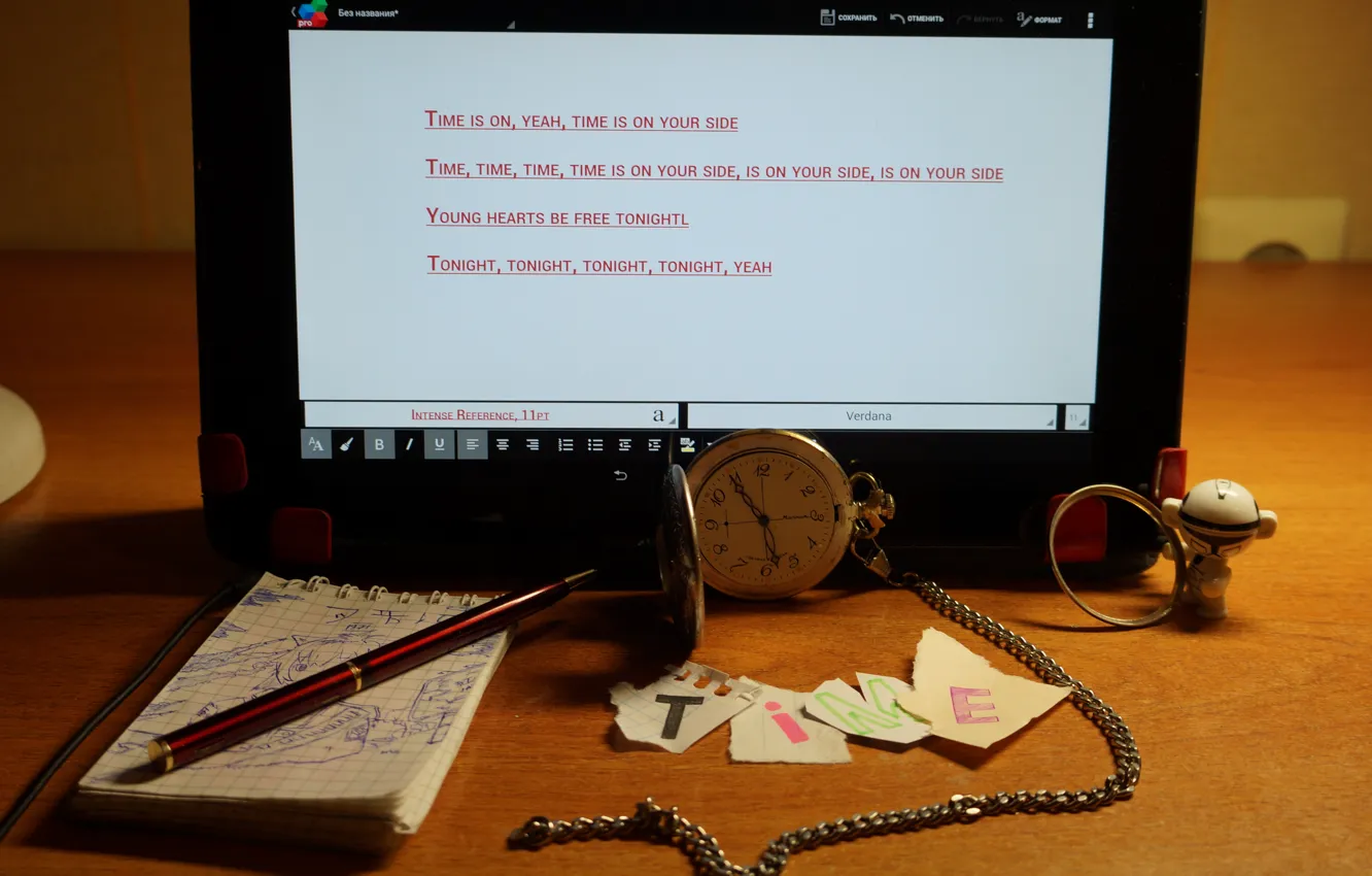 Фото обои текст, время, стол, Часы, ручка, блокнот, планшет