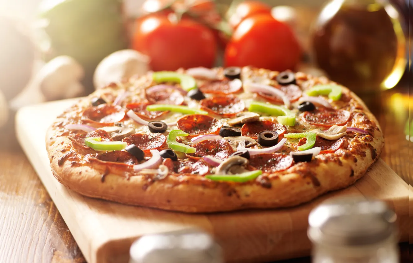 Фото обои перец, пицца, оливки, колбаса, начинка