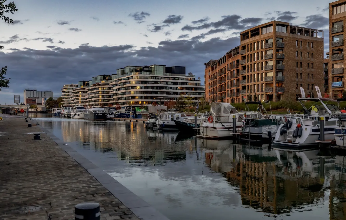 Фото обои Дома, Бельгия, Водный канал, Речные суда, Hasselt