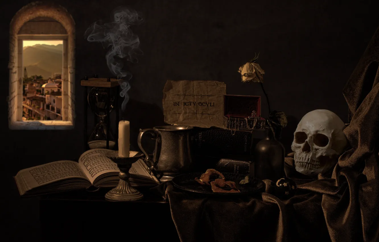 Фото обои стиль, ноты, темный фон, стол, дым, роза, череп, свеча