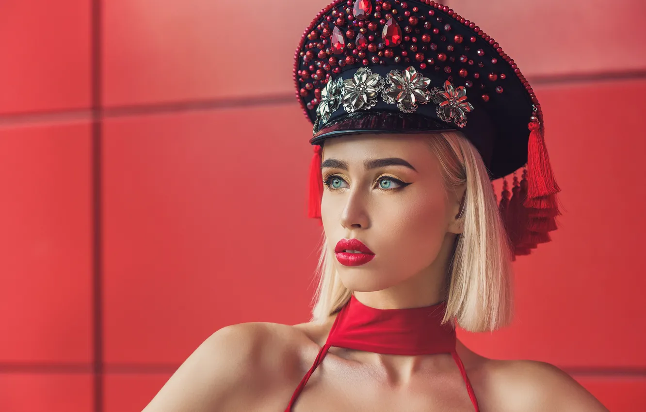 Фото обои девушка, лицо, стиль, стрижка, портрет, макияж, стразы, плечи