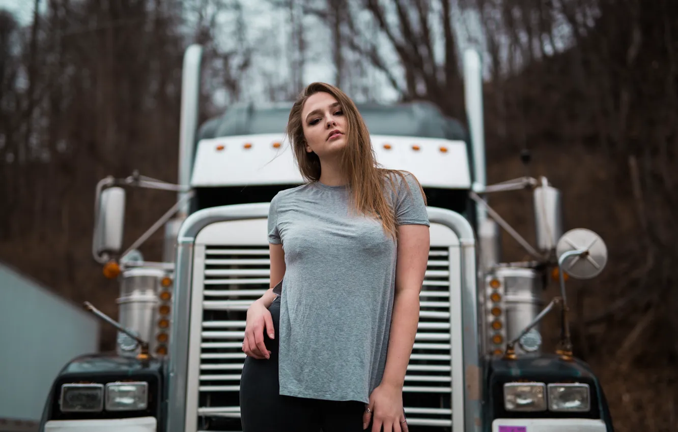 Фото обои Girl, Beautiful, Truck, Blonde, Eye, Sight