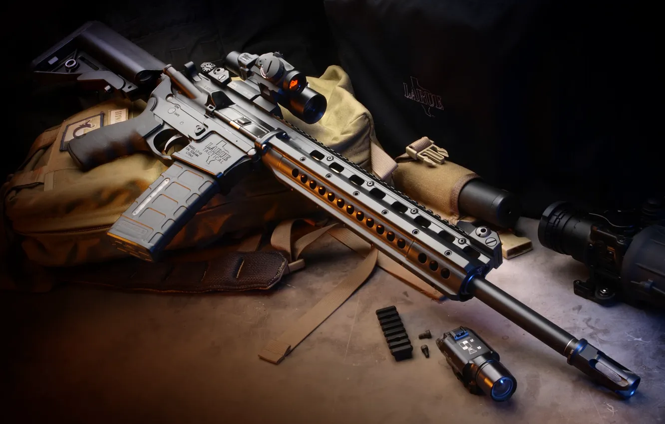 Фото обои оружие, фонарик, gun, сумка, weapon, карабин, Автоматический, hd wallpaper