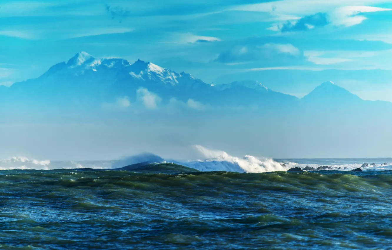 Фото обои море, волны, горы, камни, побережье, рифы